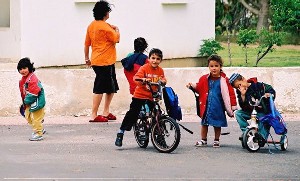 http://www.ahavat-israel.com/eretz/eimages/katif-children.jpg