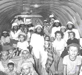 Jews from Yemen coming back home to 
Israel in 1949